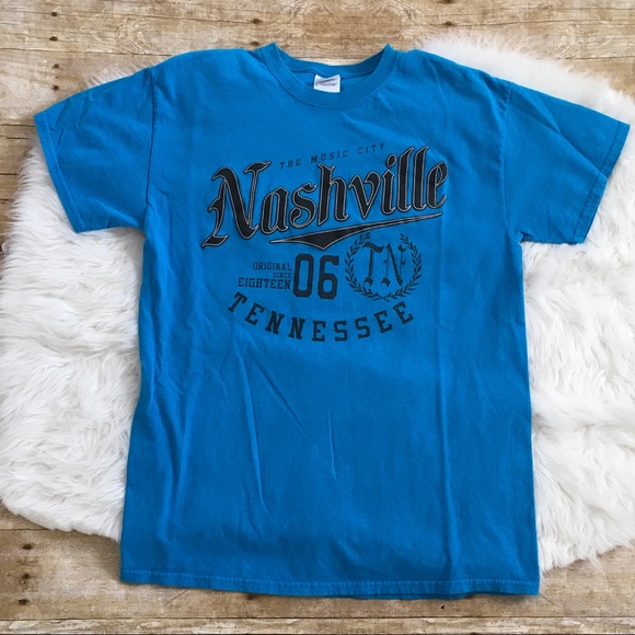 Gildan Tops - Nashville Tennessee tee shirt